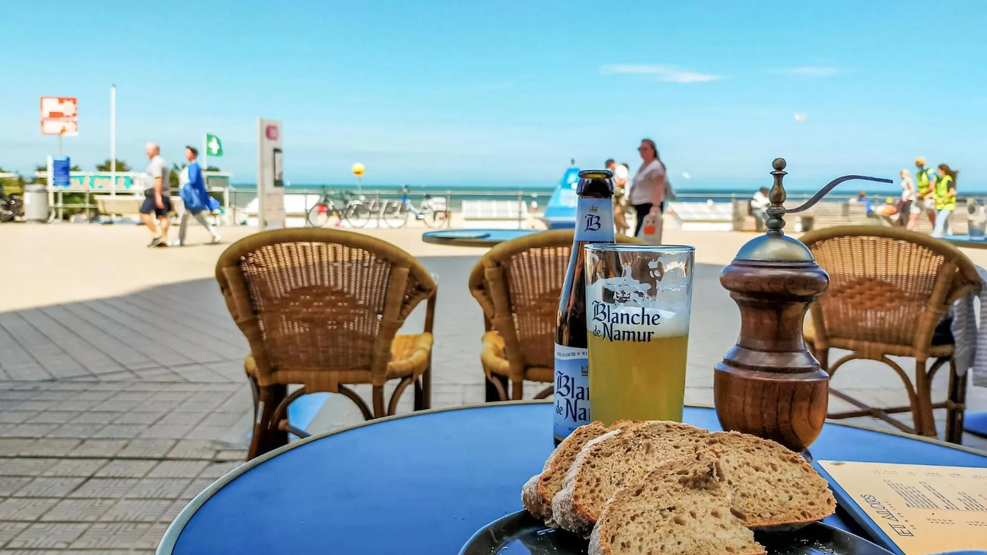 Amazing Apartment In Oostende With House Sea View אוסטנדה